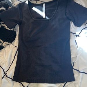 Lululemon short sleeve top !